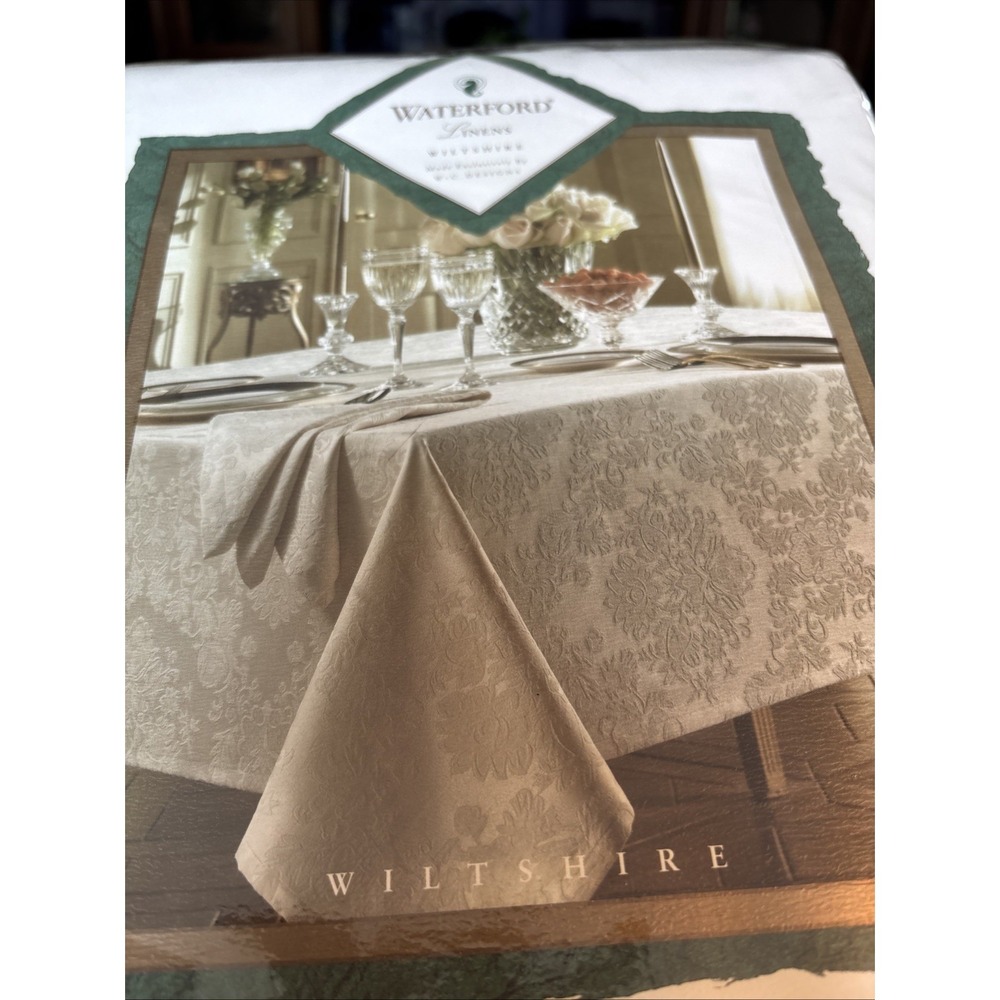 Waterford Oblong Tablecloth Wiltshire Style 70"x126"